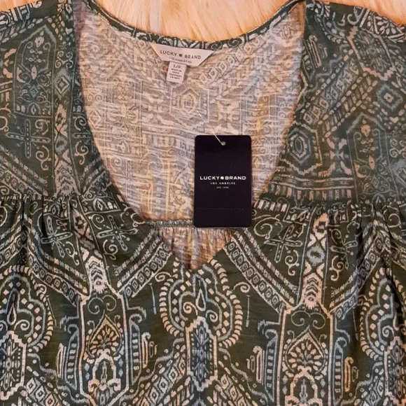 Lucky Brand Green/White/Blue Geometric Print Top, Large, NWT - Picture 2 of 12